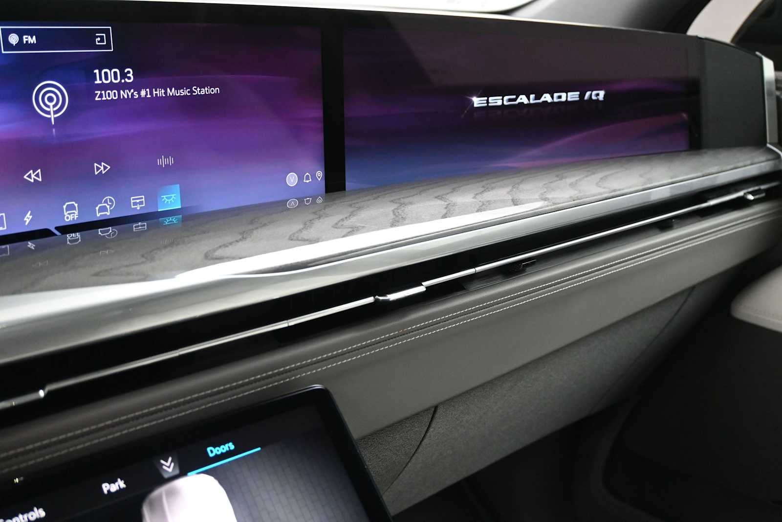 2025 Cadillac ESCALADE IQ Sport 1