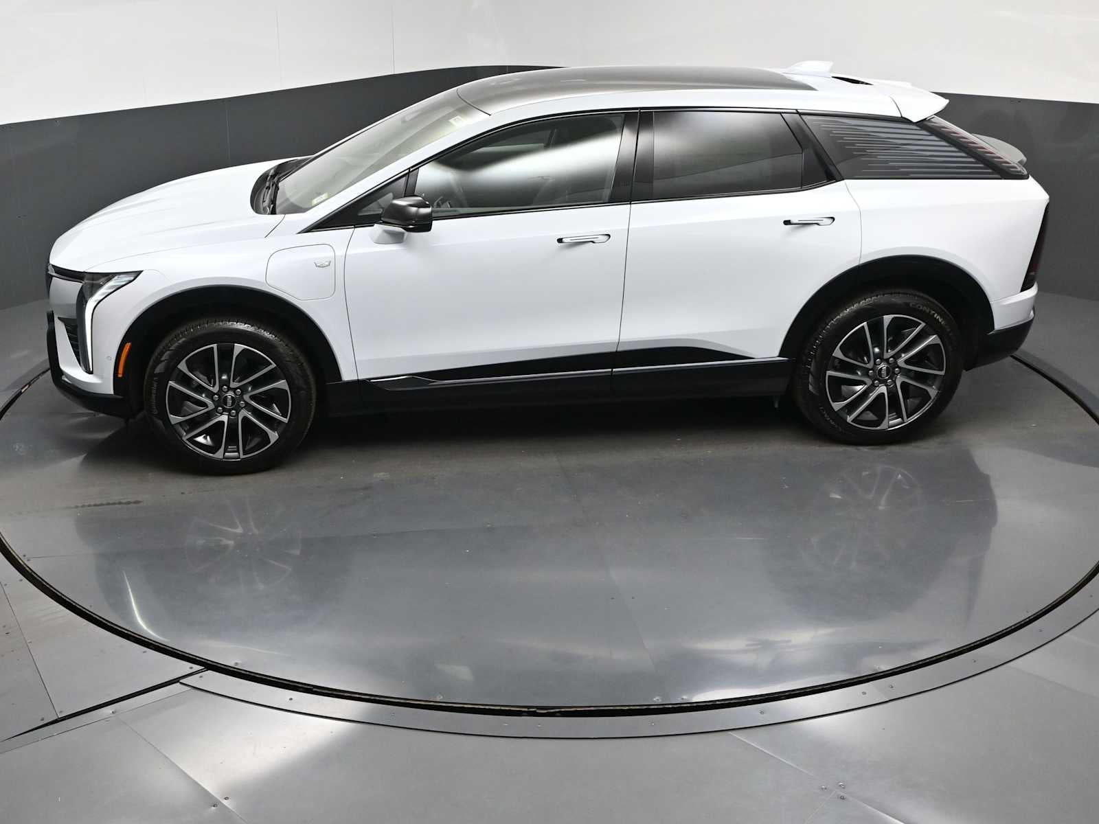 2026 Cadillac OPTIQ Sport - Photo 8