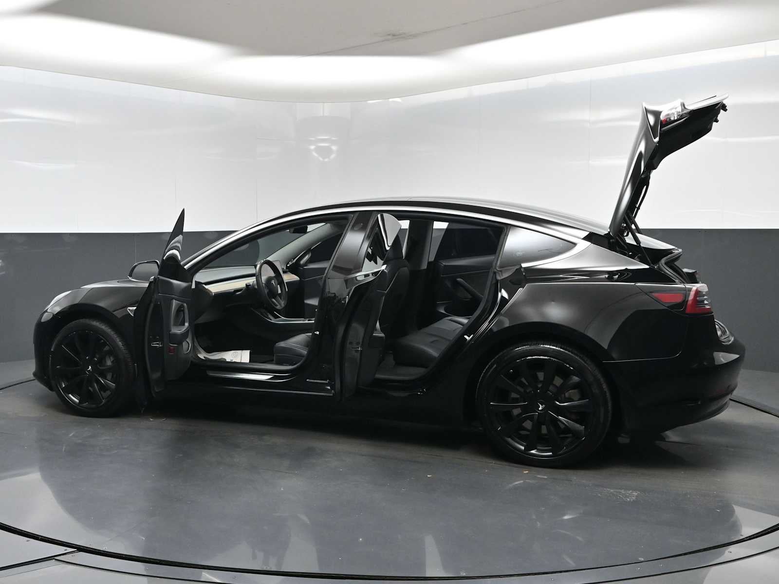 2020 Tesla Model 3 Standard Range Rear-Wheel Drive