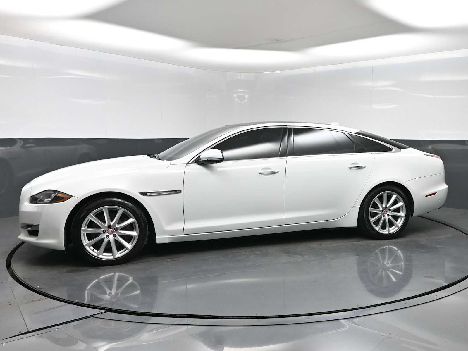 2017 Jaguar XJ XJL Portfolio