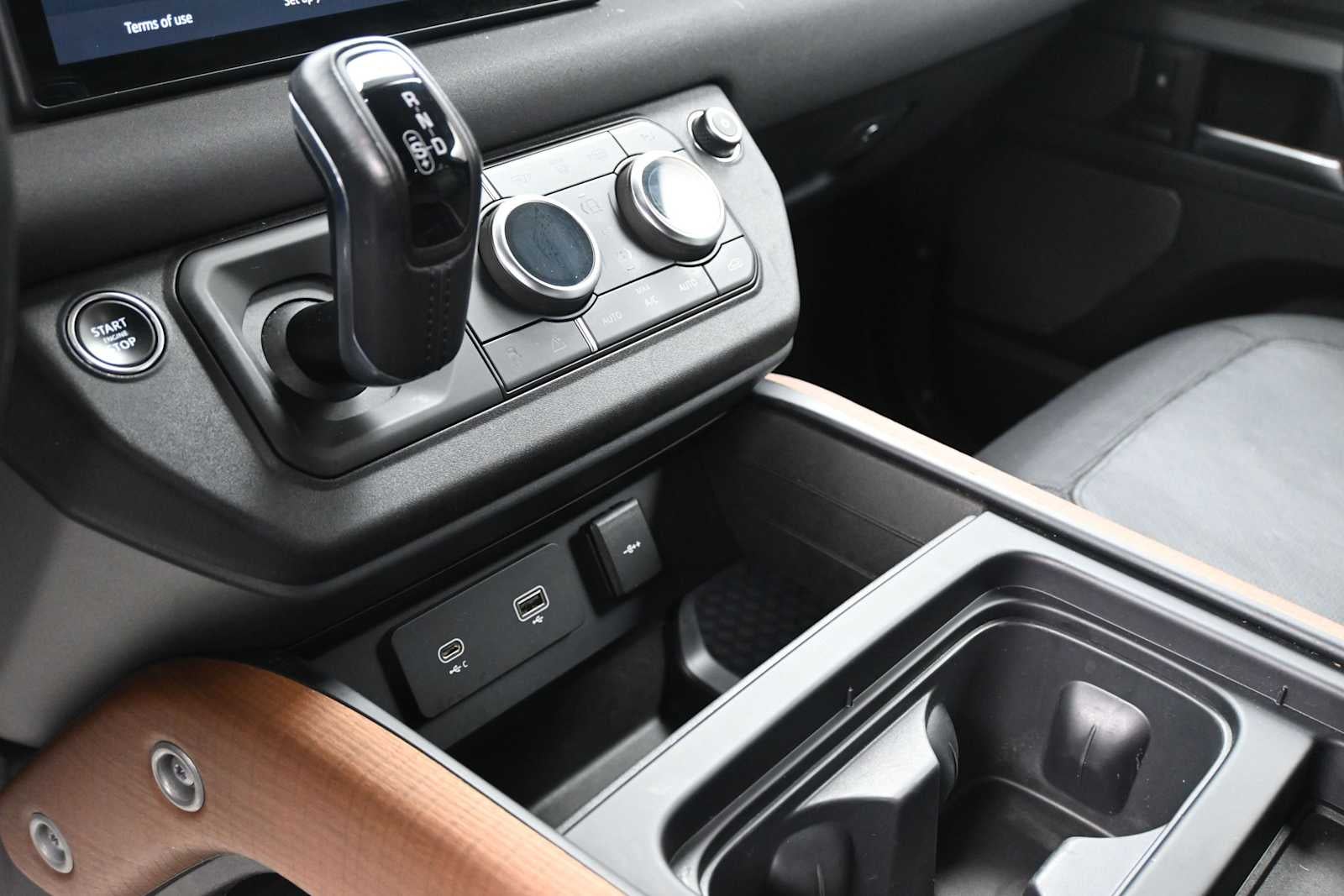 2023 Land Rover Defender 110 X-Dynamic SE