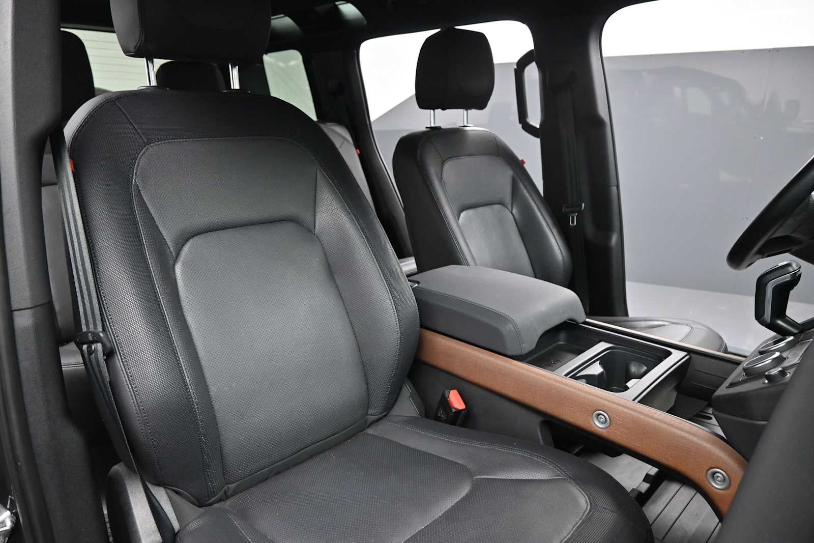 2023 Land Rover Defender 110 X-Dynamic SE